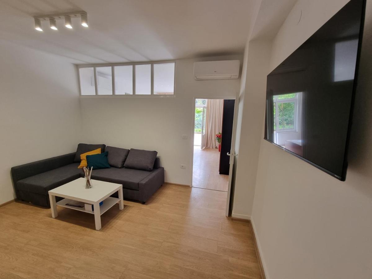 Retreat Apartments With Free Parking พูลา ภายนอก รูปภาพ